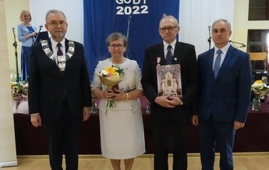 1. Helena i Andrzej Gwoźdź