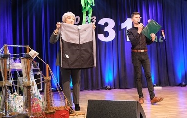 32