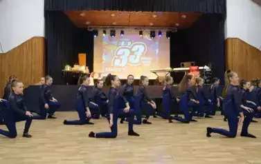 23