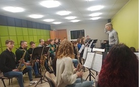 329530027_2046053678925788_3339877709660059868_n