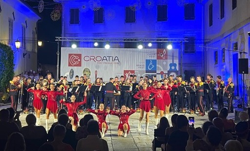 zdjęcie z koncertu KOD i Lazuria